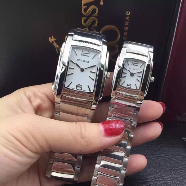 ブルガリ時計正面デザイン